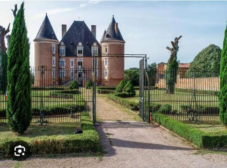 Maison A Saint Elix Le Chateau Eksteriør billede
